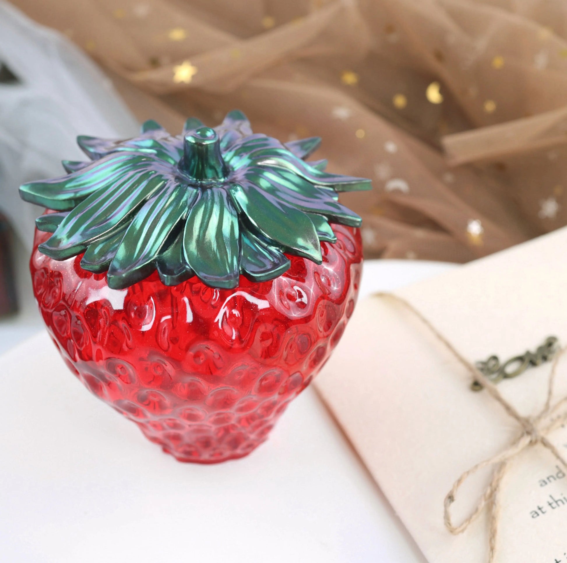 Crystal Strawberry Storage Box, Fruit Storage Box Mold Design Your Gift